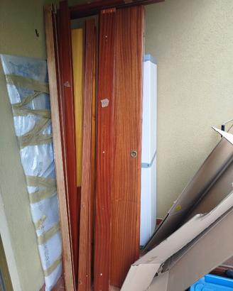 Porta a libro in legno