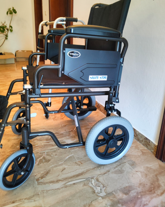 Carrozzina e deambulatore