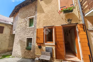 CASA SEMINDIPENDENTE A ROANA