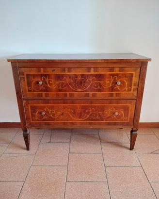 Cassettiera antica in legno