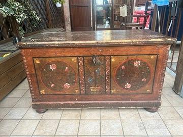 Cassapanca Tirolese legno dipinta da restaurare