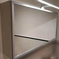 mobilino specchio bagno a ribalta con luci al  led