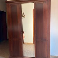 Armadio guardaroba in legno