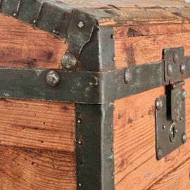 Baule stile  "Forziere" d'Epoca restaurato 