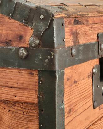 Baule stile  "Forziere" d'Epoca restaurato 