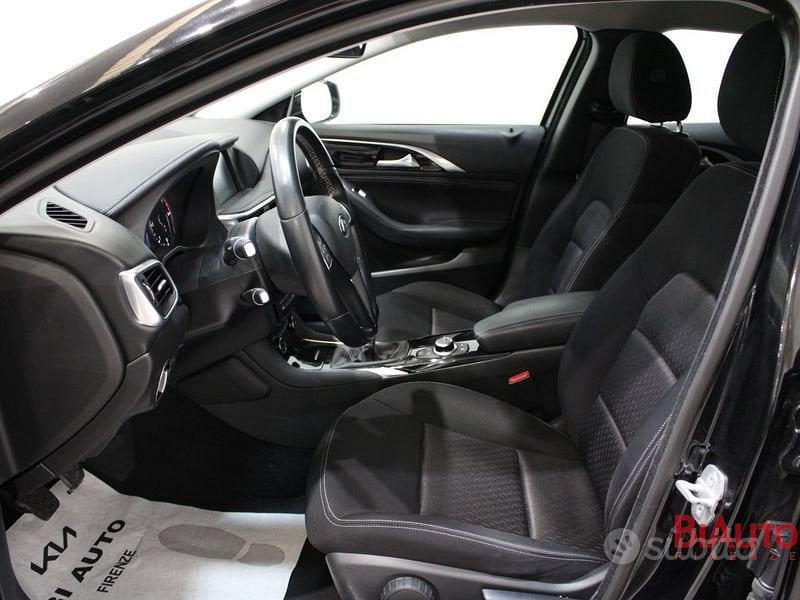 Infiniti Q30 2018 photo 5