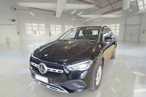 MERCEDES-BENZ GLA 200 D AUTOMATIC BUSINESS EXTRA C
