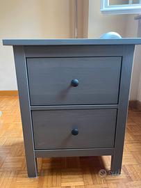 Comodino grigio Ikea