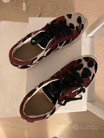 Scarpa in pelle di Cavallino