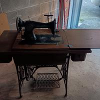 Macchina Singer da cucire antica 