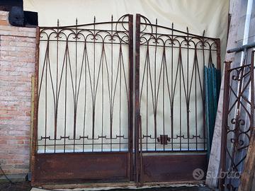 cancello antico in ferro battuto 