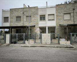VILLA A SCHIERA A BARI