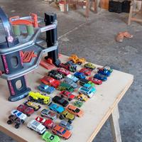 Garage con rampa e macchinine incluse