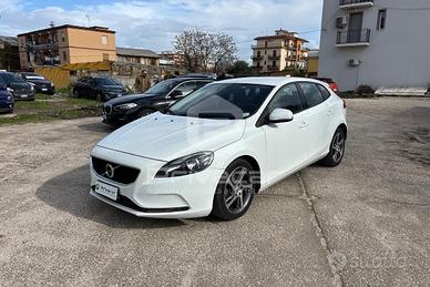 VOLVO V40 D2 Business