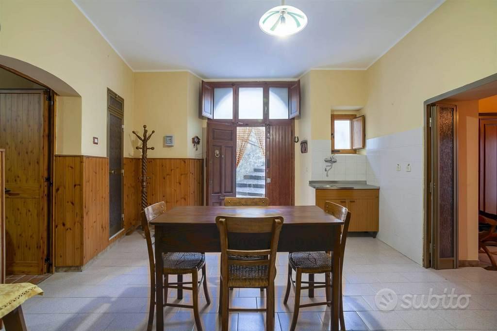 Appartamento di 198 m² con più di 5 locali a Valsi - Vista 4