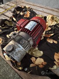 MC2 POMPA ELETTRICA  PER VUOTO TRIFASE 0.18KW- 0.2