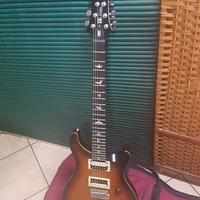 chitarra elettrica con amplificatore 