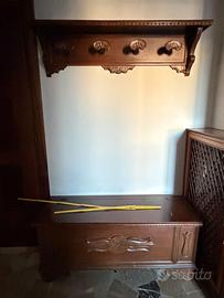 cassapanca e appendiabiti