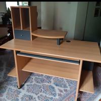 scrivania porta computer