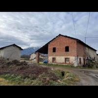 Cascinale agricolo e terreno irrigabile