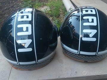 2 caschi 