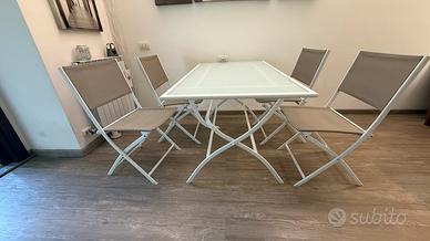 Tavolo vetro metallo pieghevole con 4 sedie