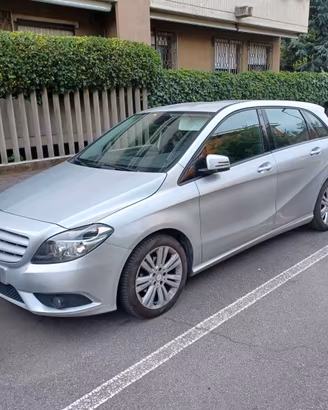 Mercedes-Benz B 180 Classe B – 1.5 T246 cdi Execut