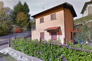 Villa o villino Molazzana [UG529FOVRG]