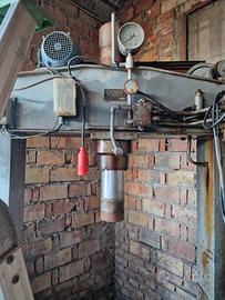 Pressa idraulica torchio idraulico uva vino ruote