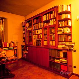 Elegante libreria di stile classico