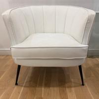 Poltrona bianca in Similpelle e gambe in Acciaio