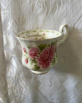 Set 6 tazzine Royal Albert  - Novembre -