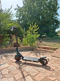 Monopattino elettrico Vivo bike v25 con aggiunte