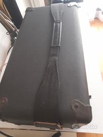 Amplificatore per chitarra acustica