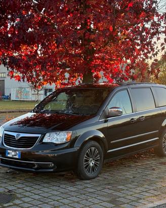 Lancia Voyager 2.8 Turbodiesel Platinum 177 CV