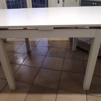 Tavolo allungabile e sedie