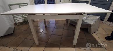 Tavolo allungabile e sedie