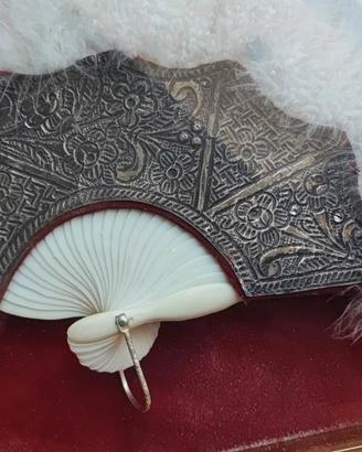 Ventaglio Antico da sposa.  Piume di Struzzo Bianc