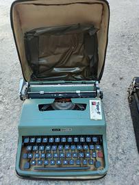 Macchina da scrivere Olivetti Lettera 32