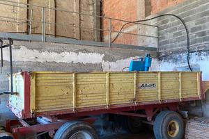 Rimorchio ribaltabile Alberti