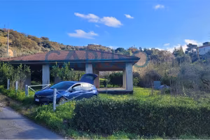 Casa Libera su 4 lati con terreno