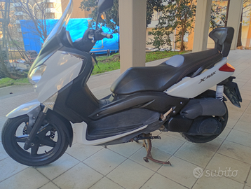 Yamaha XMAX 250