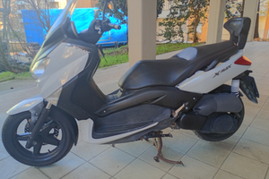 Yamaha XMAX 250