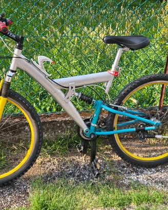 bicicletta per ricambi