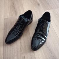 Scarpe derby in vernice per eventi speciali