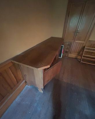 Credenza bassa in legno antica