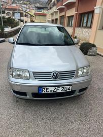 W polo