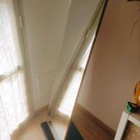 Specchio da camera da terra con piedistallo