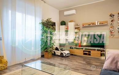 AMPIO 4 LOCALI ADATTATO A 3 COMPLETAMENTE RISTRUT