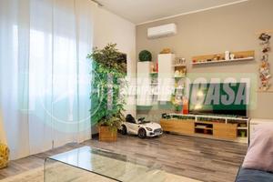 AMPIO 4 LOCALI ADATTATO A 3 COMPLETAMENTE RISTRUT